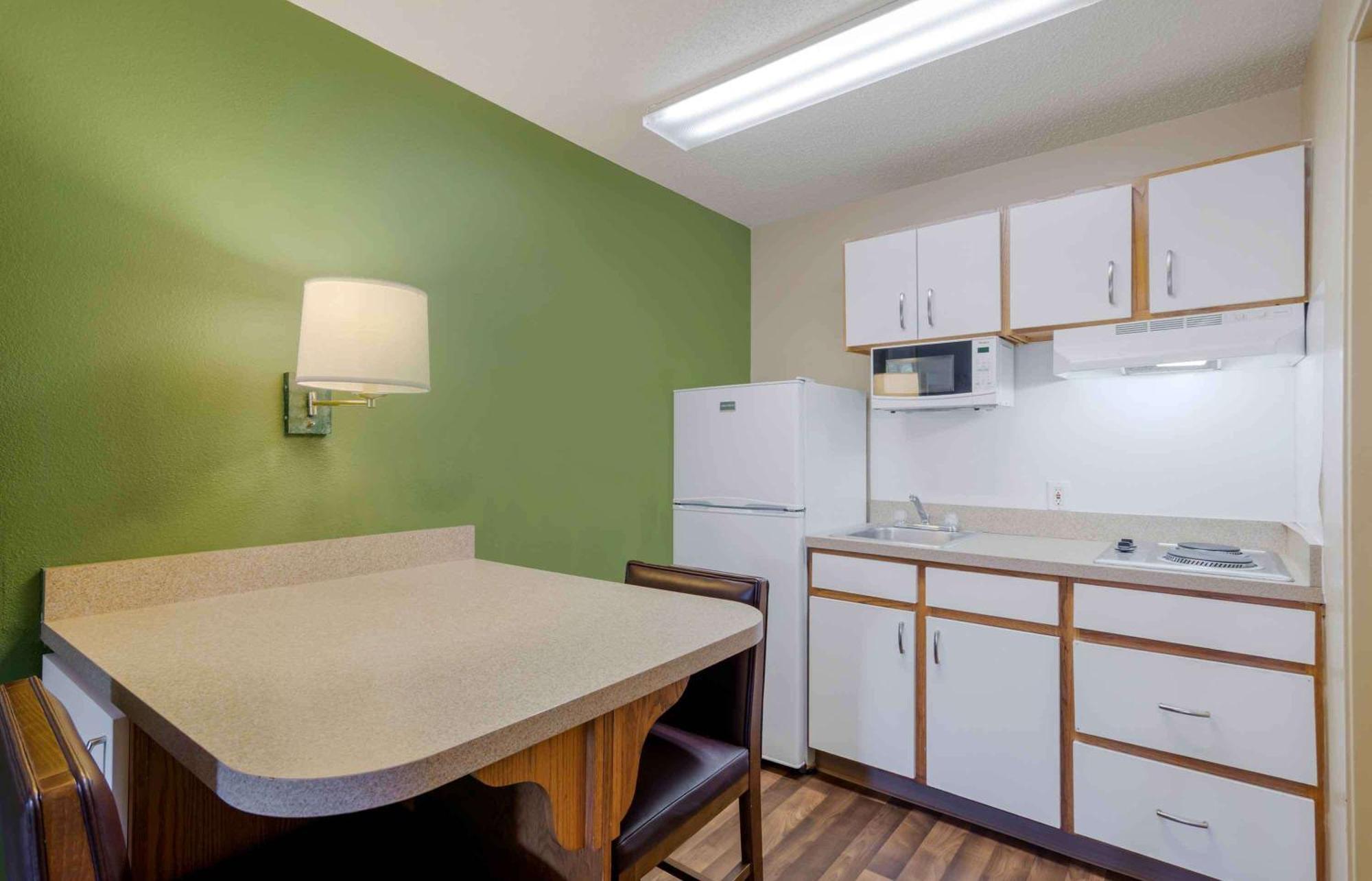 Extended Stay America Select Suites - Atlanta - Cumberland Mall Smyrna Exterior photo