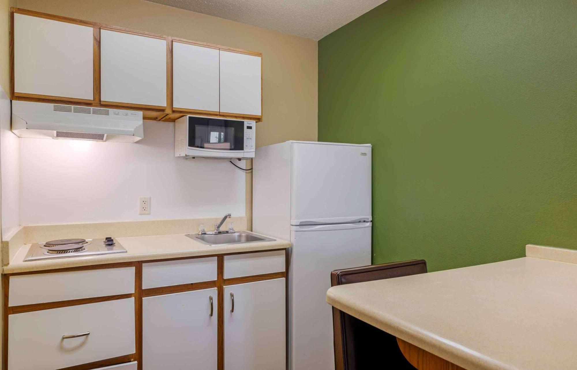 Extended Stay America Select Suites - Atlanta - Cumberland Mall Smyrna Exterior photo