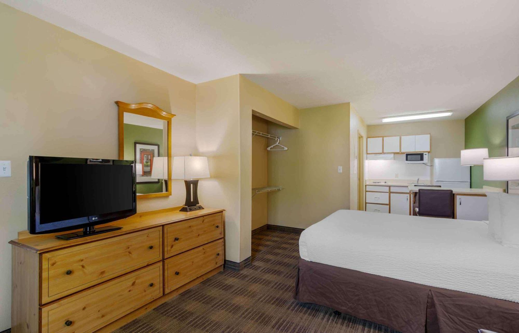 Extended Stay America Select Suites - Atlanta - Cumberland Mall Smyrna Exterior photo