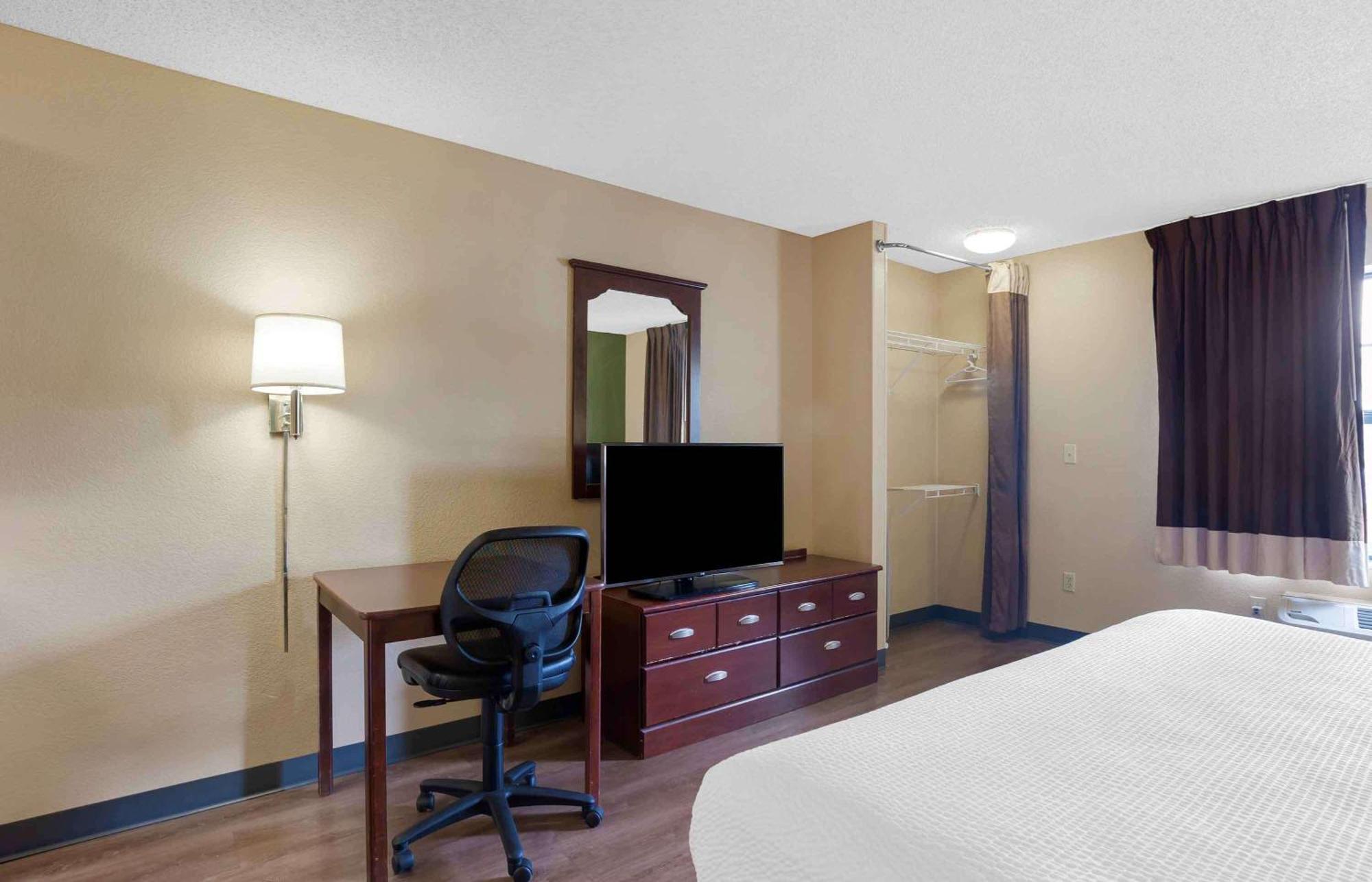 Extended Stay America Select Suites - Atlanta - Cumberland Mall Smyrna Exterior photo