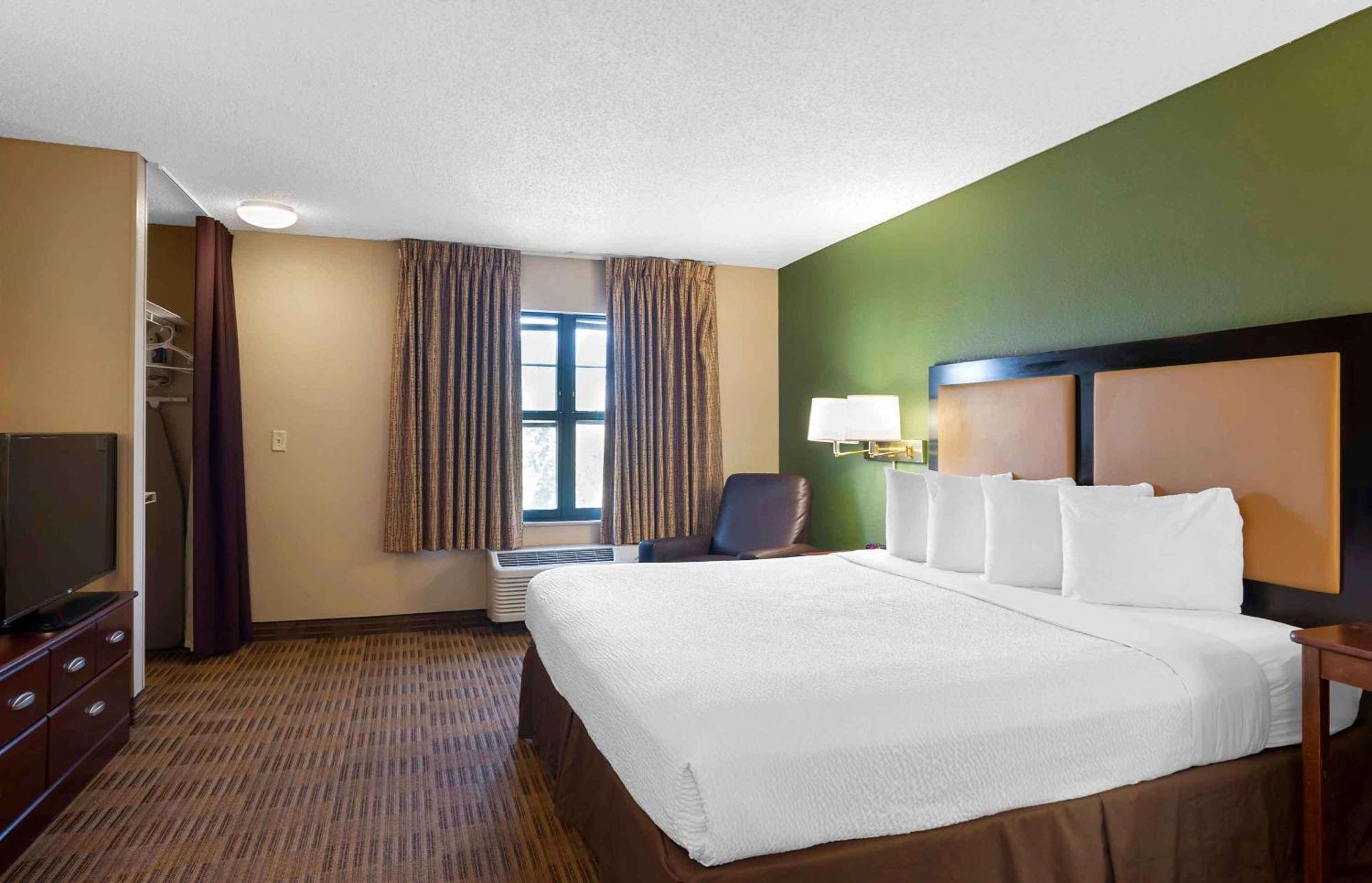 Extended Stay America Select Suites - Atlanta - Cumberland Mall Smyrna Exterior photo