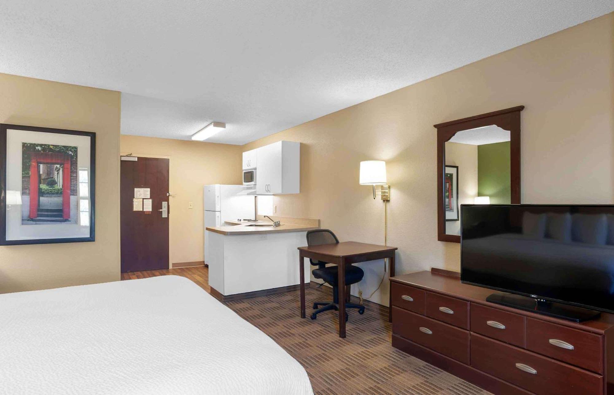 Extended Stay America Select Suites - Atlanta - Cumberland Mall Smyrna Exterior photo