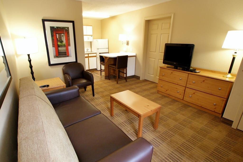 Extended Stay America Select Suites - Atlanta - Cumberland Mall Smyrna Exterior photo
